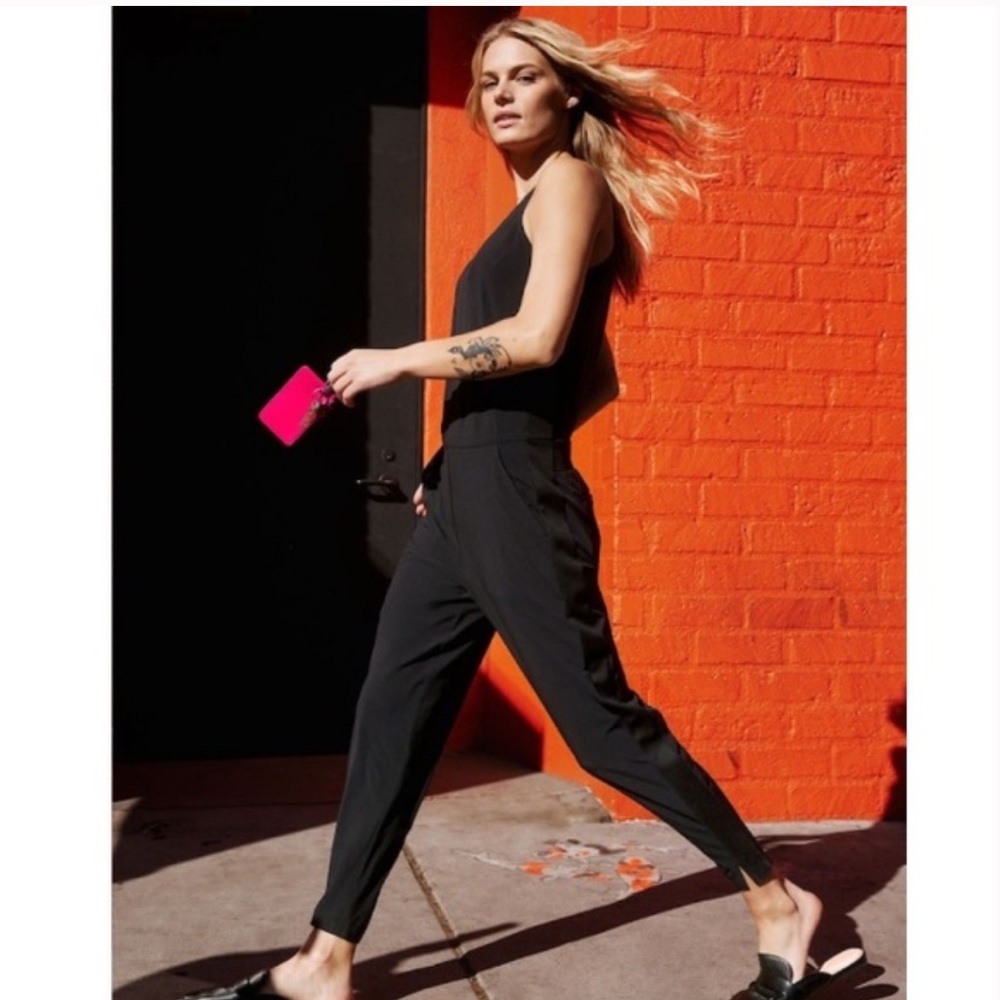 NWT Athleta Classic Black Brooklynn Jumpsuit - Sz 8
Casual, Work, Travel - Picture 6 of 12